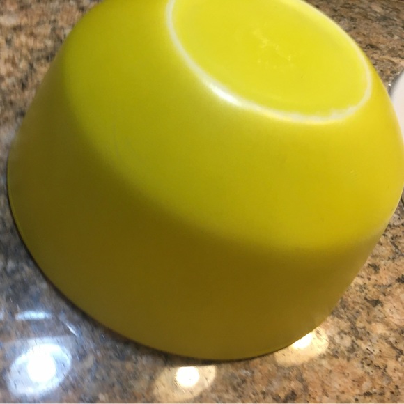 Vintage Fire King Yellow Nesting Mixing Bowl - Picture 6 of 10